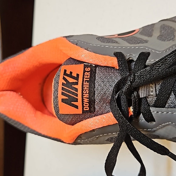 NIKE DOWNSHIFTER 6 GRAY ORANGE 9.5 WOMEN'S sneakers running athletic - Picture 3 of 9